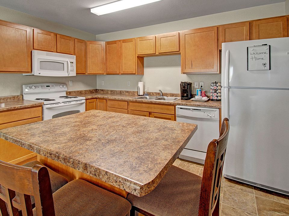 Kitchen at Roosevelt East Apartment Homes