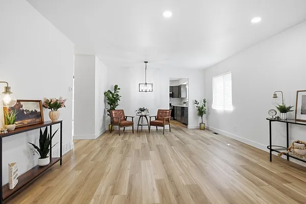 2021 Woodburn St #2023 — Photo 6