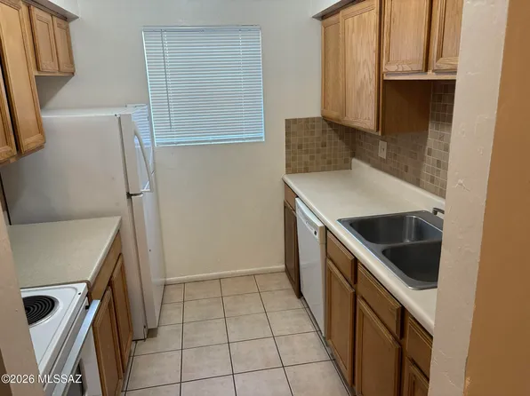 2327 N Dodge Blvd, Tucson, AZ 85716