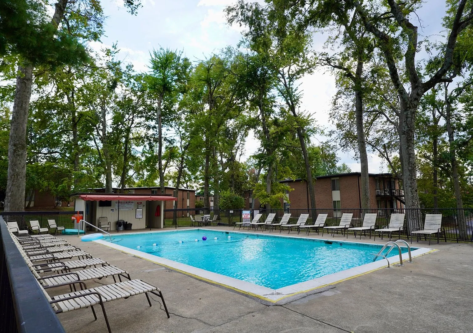 Location, Location, Location! 2-Bedroom Condo Near Vanderbilt — Photo 2