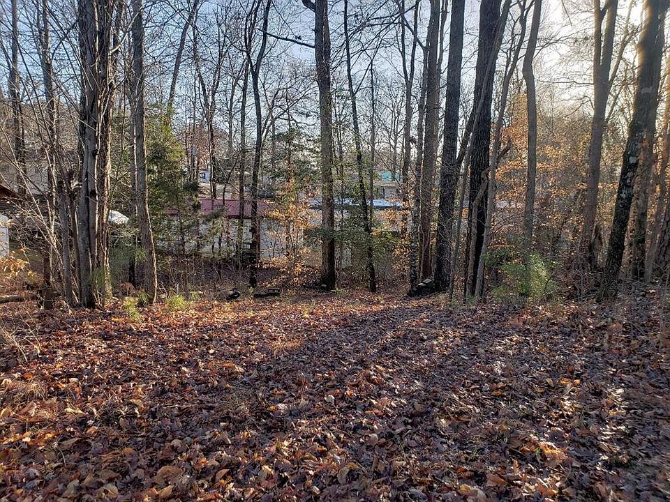 1st image of 221 Fox Dr