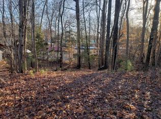 221 Fox Dr, Bracey, VA 23919