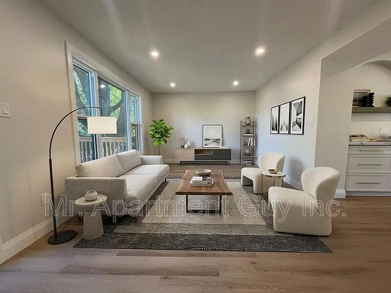 3 bed, 3.0 bath, $3,895 — Photo 4