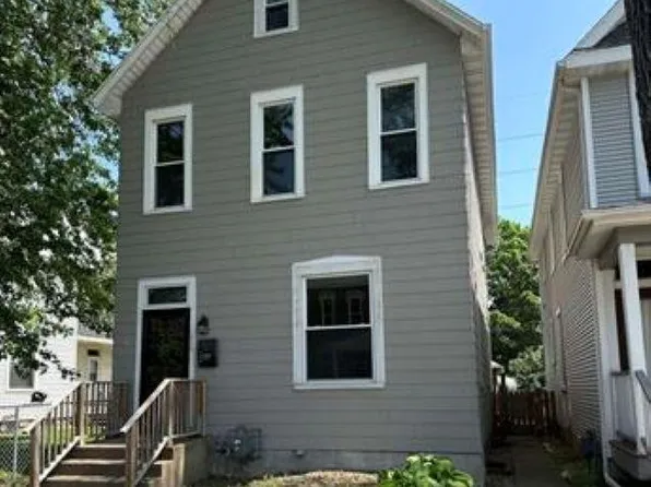 1328 Jackson St, Dubuque, IA 52001