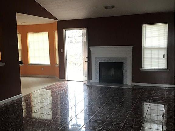 5th image of 5410 Twin Lakes Dr