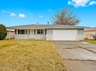 221 S 65th Ave, Yakima, WA 98908
