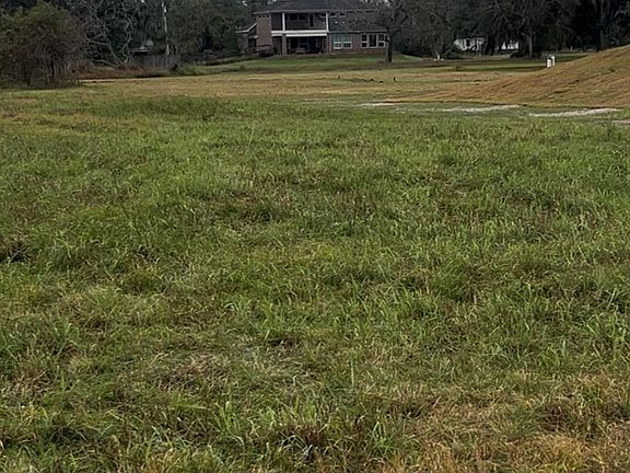 3rd image of 562 Mill Rd