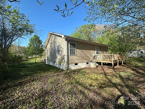 4th image of 209 Gravel Hill Ct