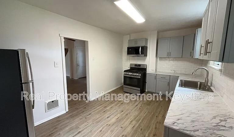 625 Blanton St — Photo 6