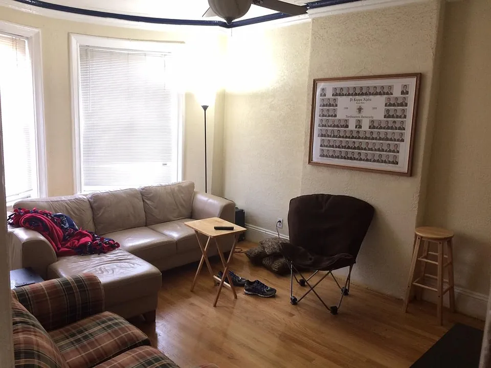 90 Hammond St #4