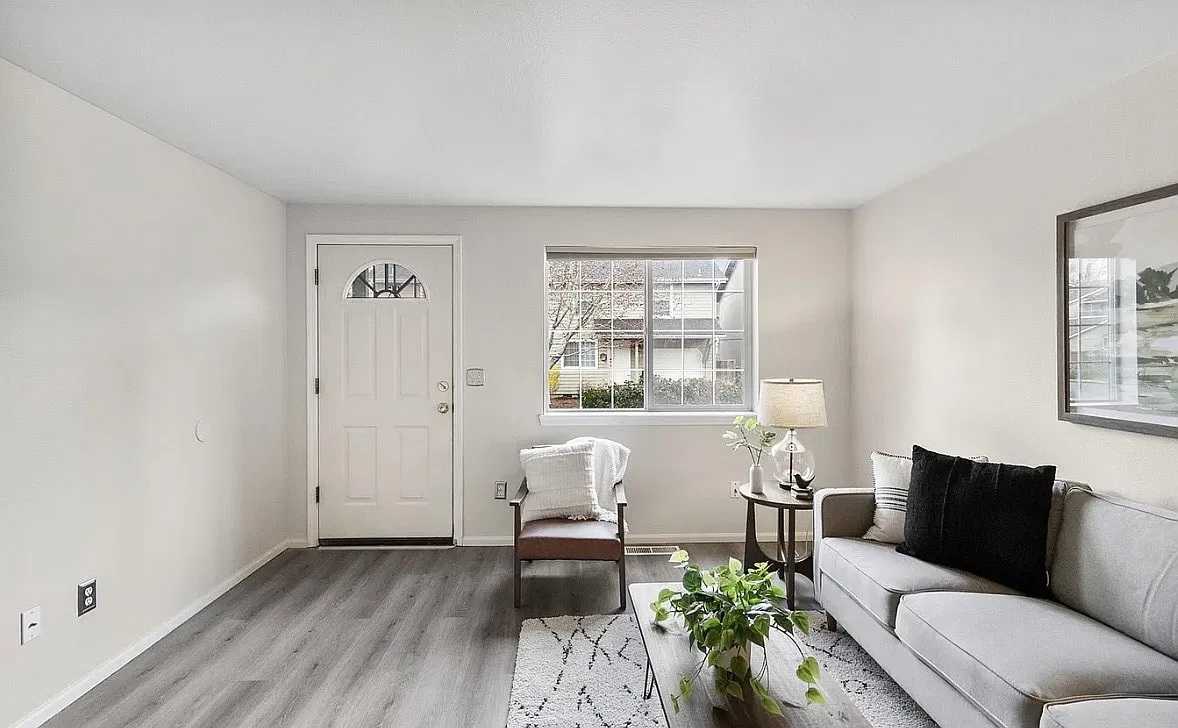 3 bed, 1442 sqft, $2,500 — Photo 2