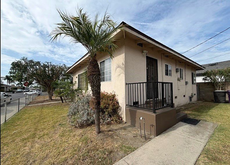 1st image of 2901 Webster Ave
