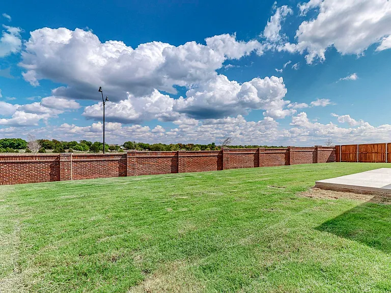 353 Princewood Dr — Photo 19