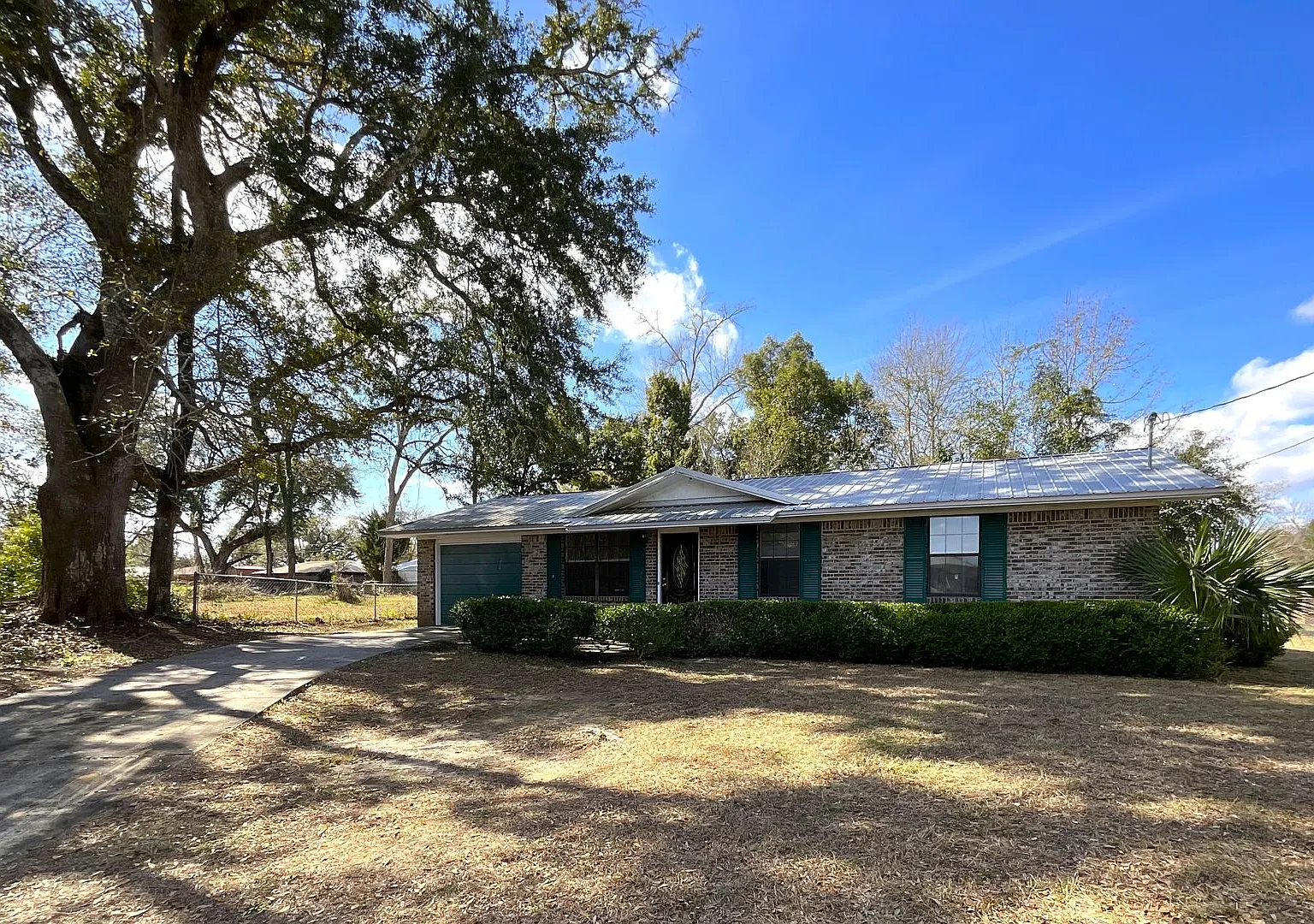 Spacious Brick 3/1 in Marianna in Quiet Cul-de-Sac with 1-Car Garage — Photo 1