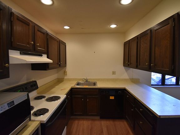 5th image of 960 Sierra Vista Ln