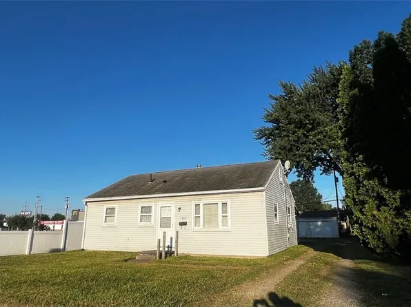 1927 Harmont Ave NE, Canton, OH 44705