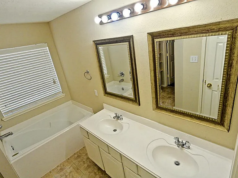 18234 Mayfield Meadow Ln — Photo 12