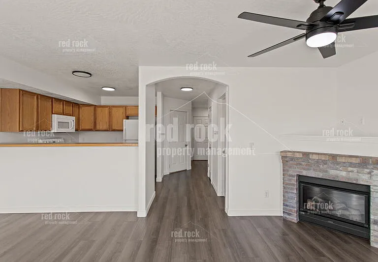 4935 N Jasmine Ln #1 — Photo 3