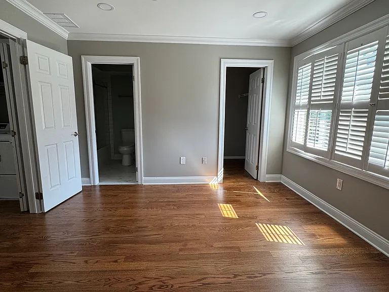 75 Washington St — Photo 17
