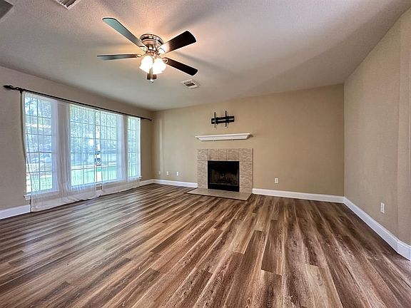 3rd image of 10723 Scenic Dr
