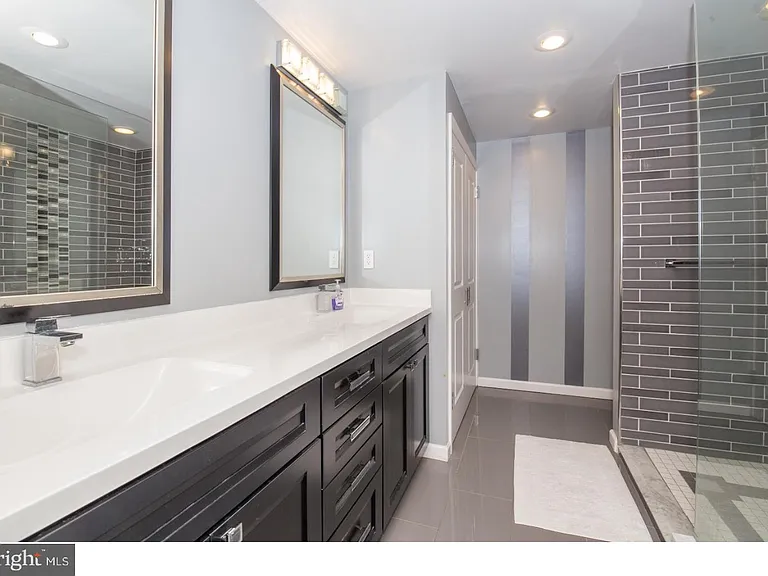 2301 Cherry St #3C — Photo 15