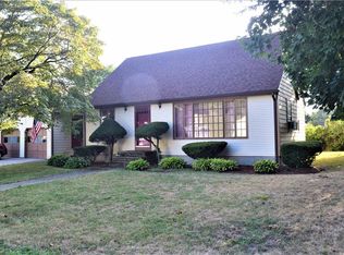 16 Gina Dr, Johnston, RI 02919