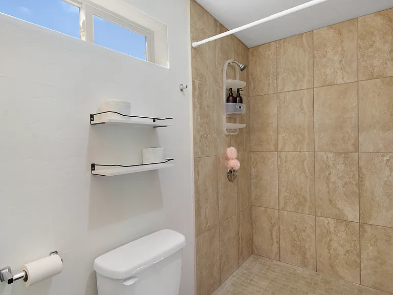 802 W Calle Francita — Photo 11