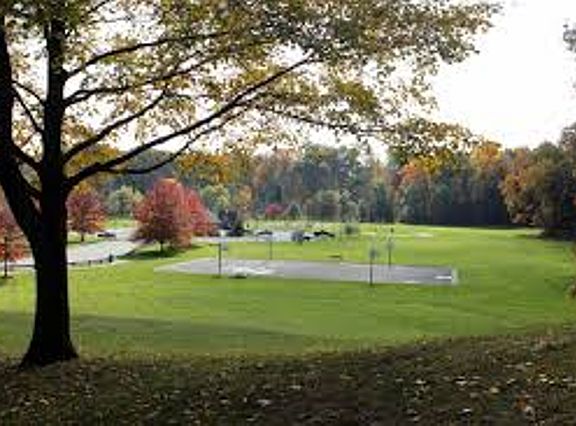 fabulous park within walking distance !