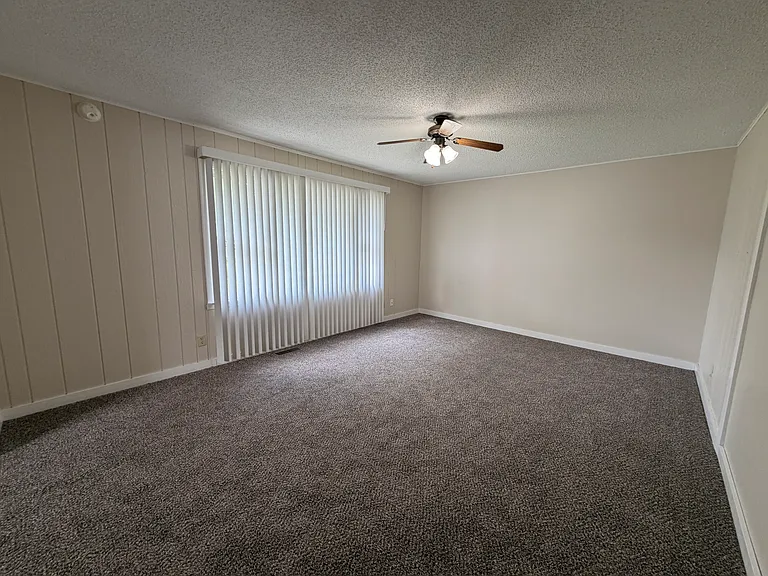 2117 N Maplewood Ave — Photo 12