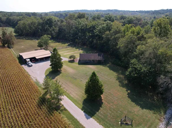 6644 Saint Johns Rd, Elberfeld, IN 47613