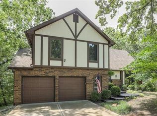 10107 NW 72nd St, Weatherby Lake, MO 64152