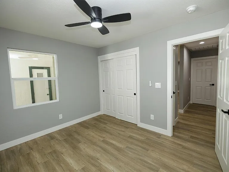 2423 Miller Ave — Photo 15