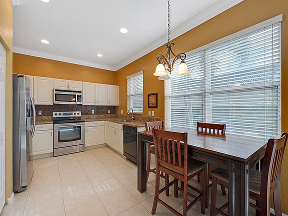 5th image of 10784 Paperbark Pl