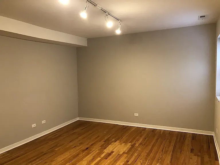 4819-21 N Christiana Ave — Photo 10