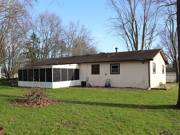 5th image of 130 Robin Ln