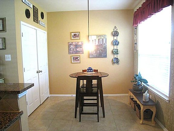 5th image of 1423 Ravenwood Dr