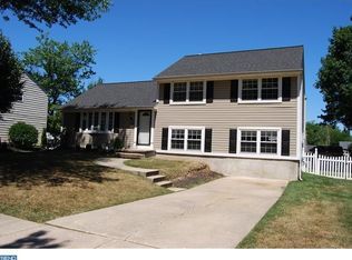 102 Shelly Ln, Delran, NJ 08075