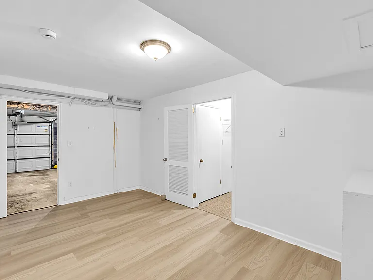 38 Park St #4D — Photo 11