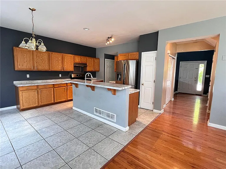 966 Hollow Ct — Photo 3