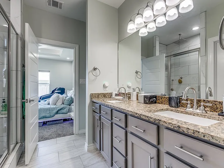 127 Katy Post — Photo 13