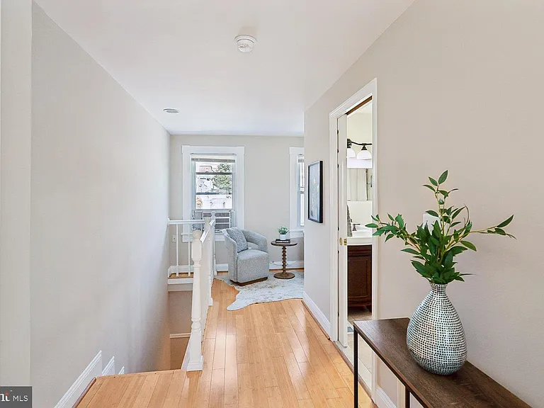 2106 Fleet St — Photo 38