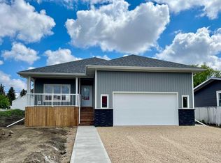 1119 14th St, Wainwright, AB T9W1E8