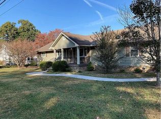 723 Cove Rd, Chickamauga, GA 30707