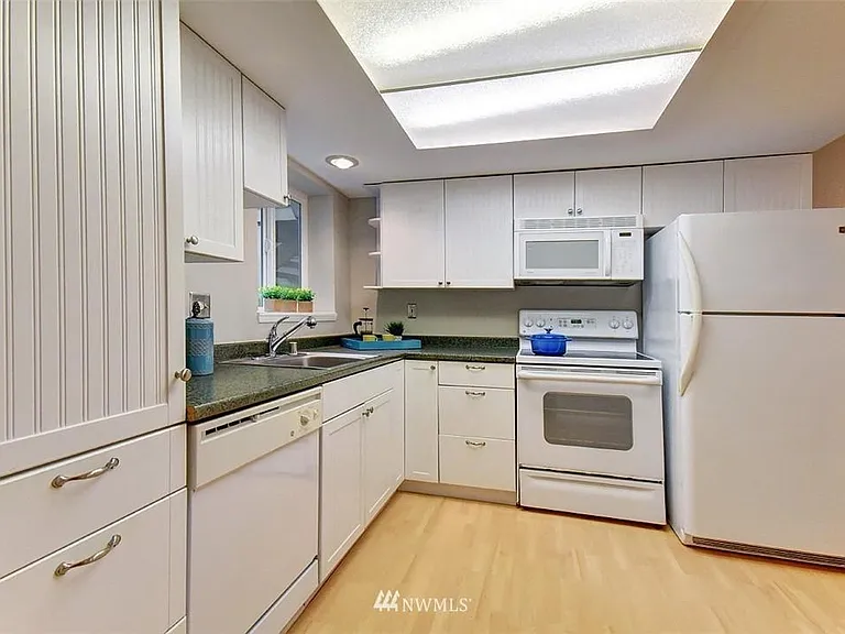 9398 Redmond Woodinville Rd NE — Photo 8