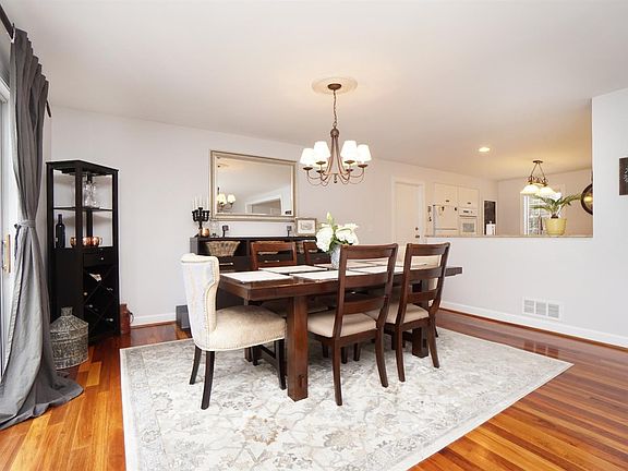 5th image of 6 W Stonington Dr #24