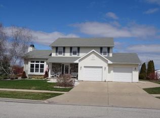 3033 Essen Rd, Green Bay, WI 54311