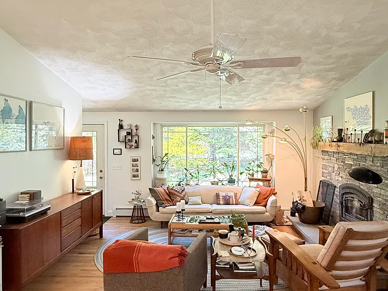 49 Arbutus Trl — Photo 15