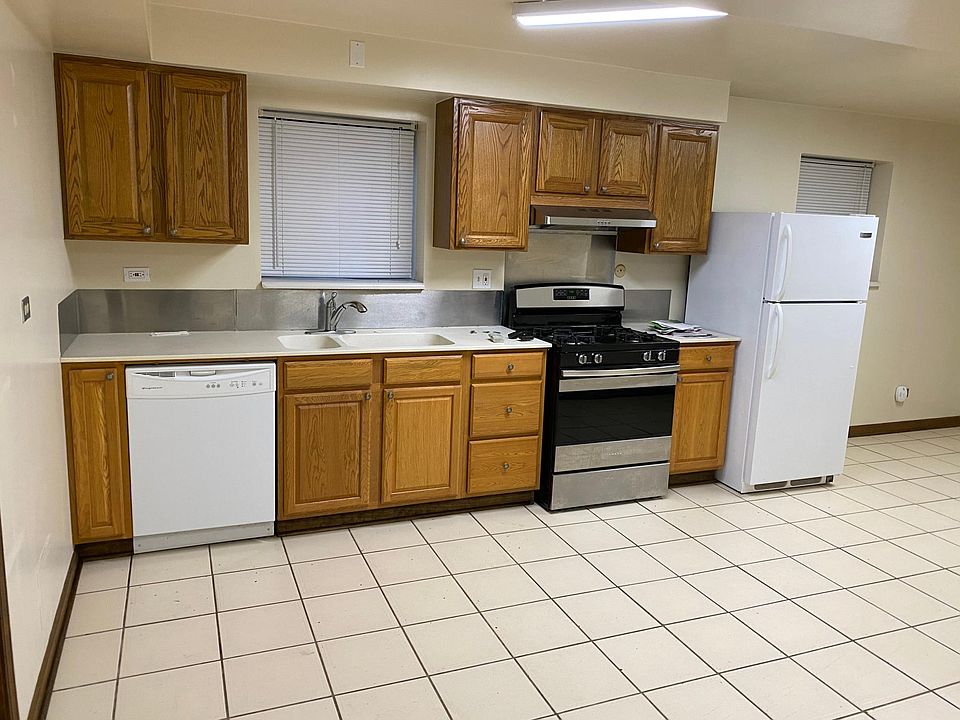 1st image of 3432 W Parker Ave #G
