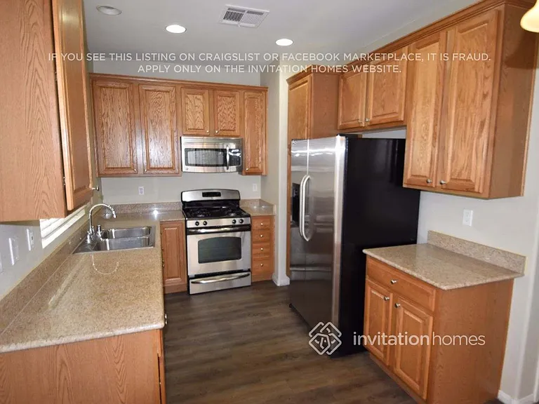 10437 Amber Night St — Photo 5