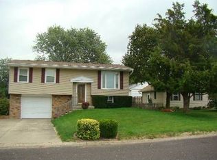 100 Briar Ln, Washington, IL 61571